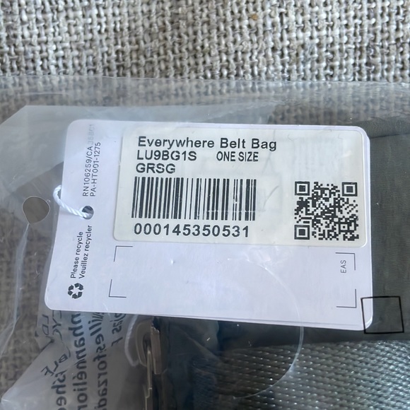 NWT Lululemon Everywhere Belt Bag Gray Sage - Picture 8 of 8